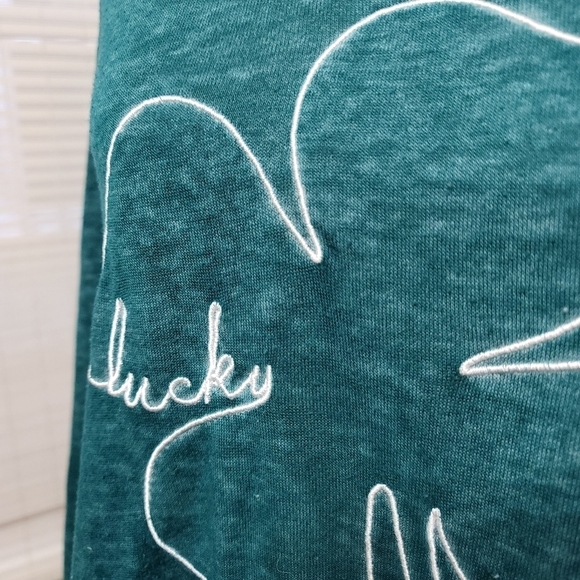 Lane Bryant Burnout 4 Leaf Clover Embroidered Green Sweatshirt Top size 18/20 - Picture 2 of 6